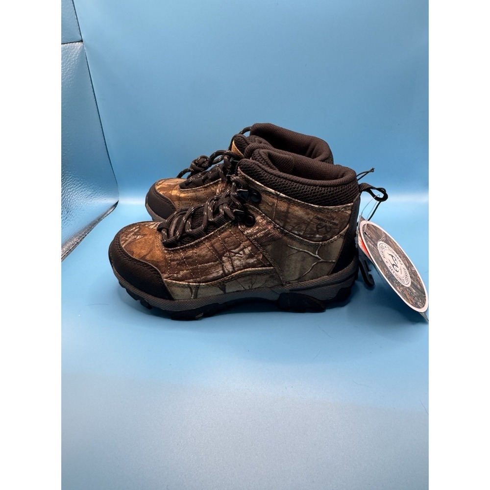 New Ozark Trail Hiking Boots for Boys – Realtree Camouflage – Size 6